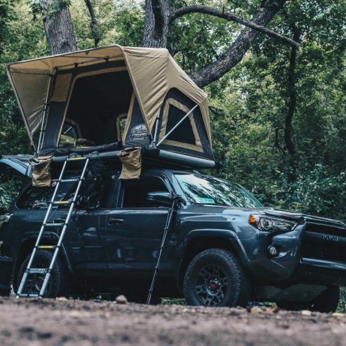 Những tiêu chí chọn lều nóc ô tô khi đi cắm trại dành cho người mới chơi